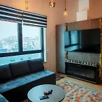 Meu Spacious Two-level In The Heart Of