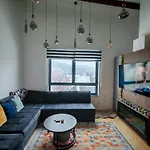 Meu Spacious Two-level In The Heart Of *