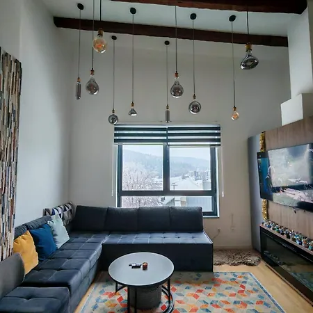 Meu Spacious Two-level In The Heart Of