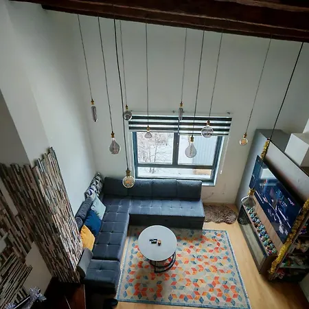 Meu Spacious Two-level In The Heart Of