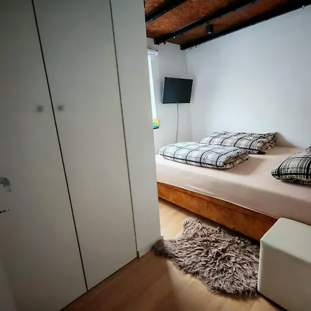 Meu Spacious Two-level In The Heart Of